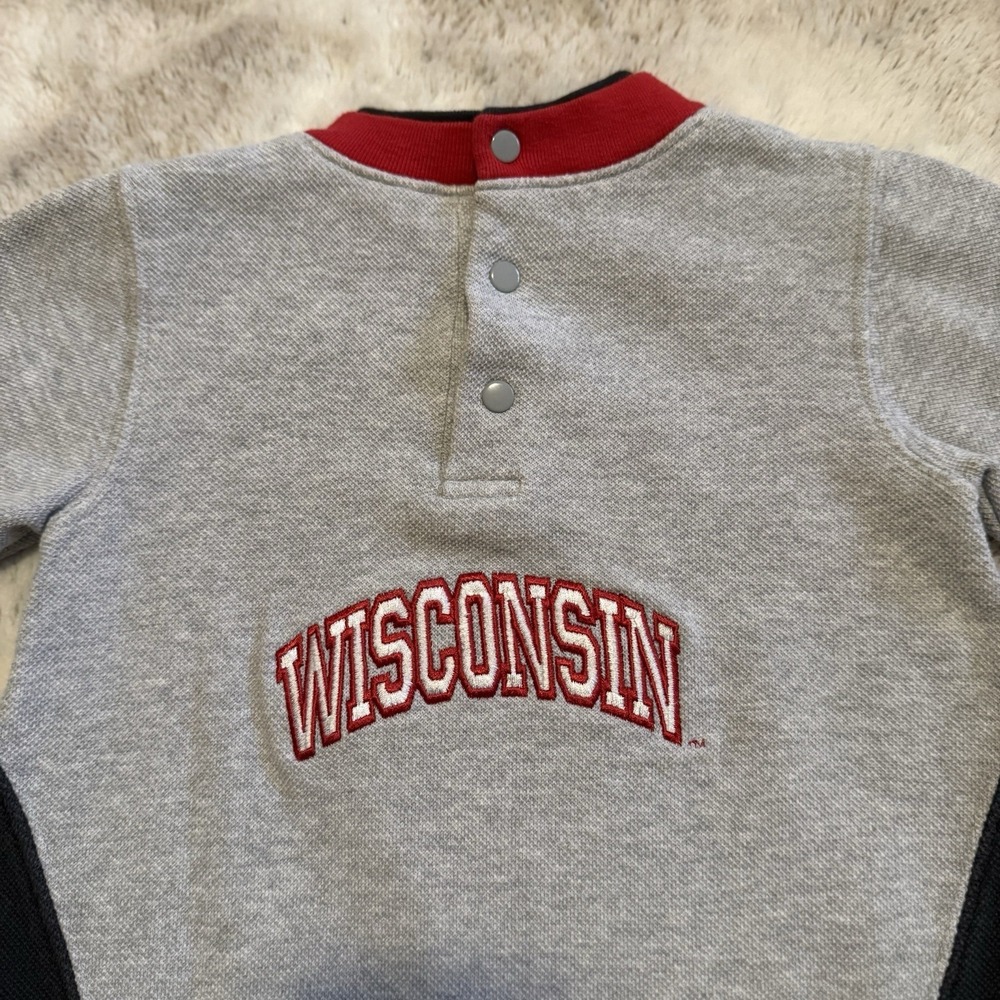 Vintage Wisconsin Badger Baby Embroidered Logo Romper Size 18 Months - Picture 4 of 6